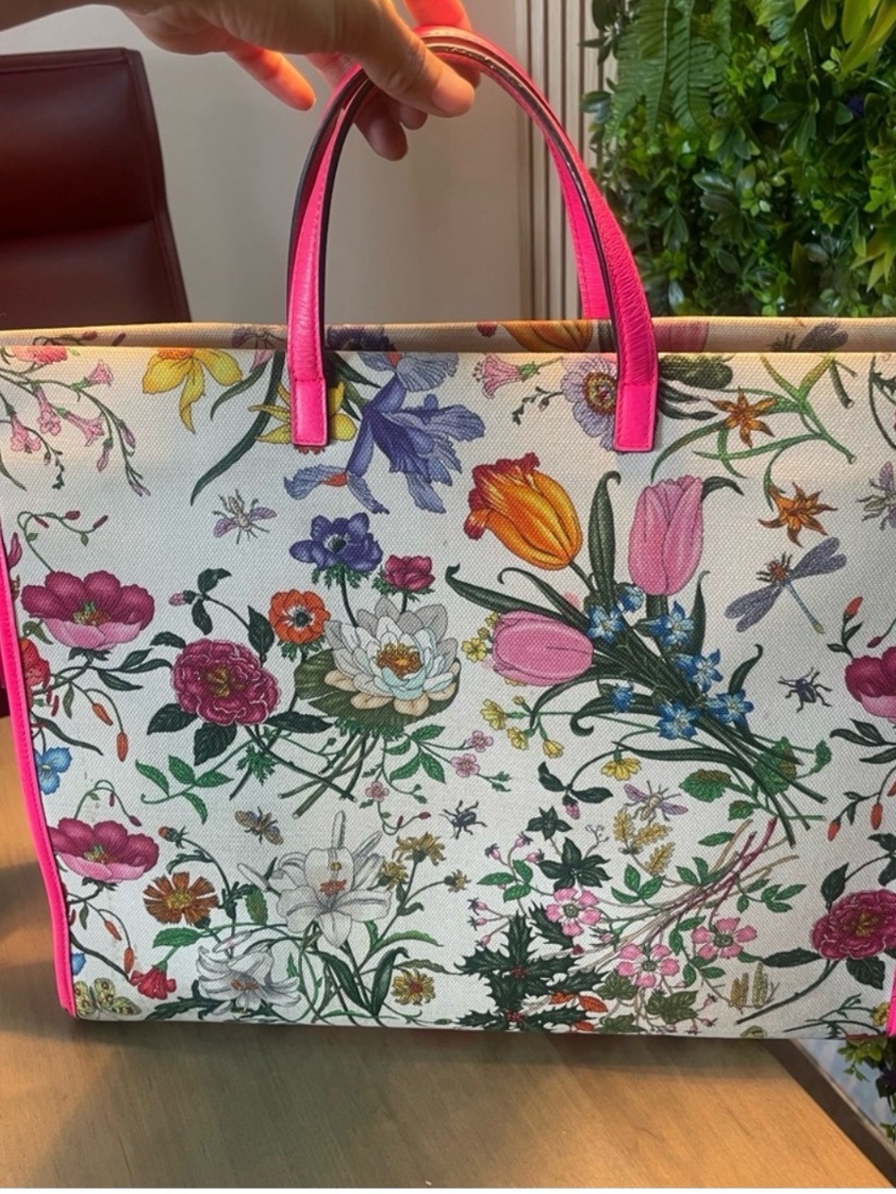 Authentic Gucci Floral Canvas Tote with Hot Pink Trim - Picture 2 of 13